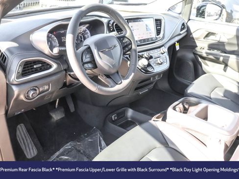 New 2026 Chrysler Pacifica Select w/ S Appearance Package AWD/4WD image 4