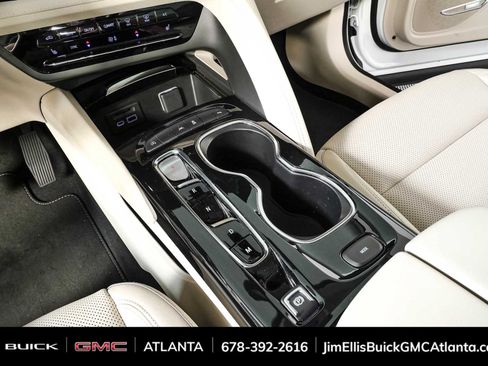 Used 2022 Buick Envision Essence w/ Technology Package I FWD image 18