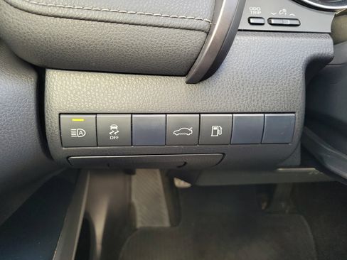 Used 2018 Toyota Camry SE w/ Convenience Package image 23