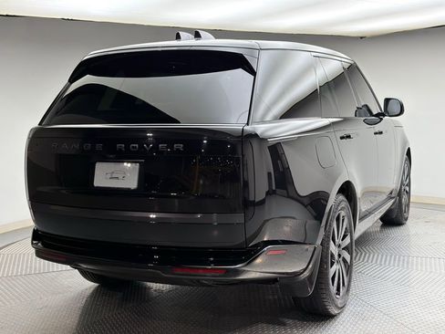 Certified 2024 Land Rover Range Rover SE image 3