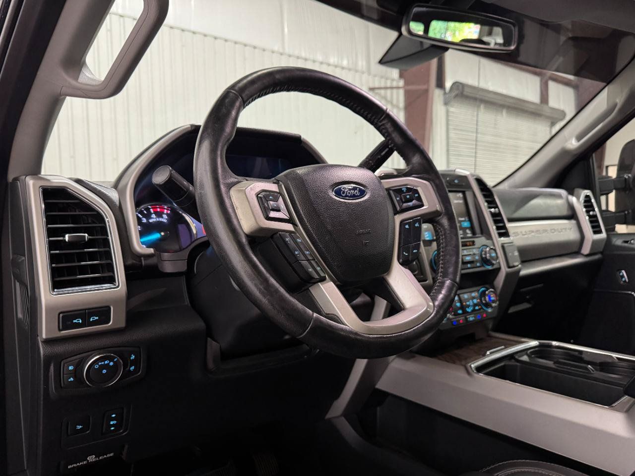 Used 2019 Ford F250 Lariat w/ Lariat Ultimate Package AWD/4WD image 4