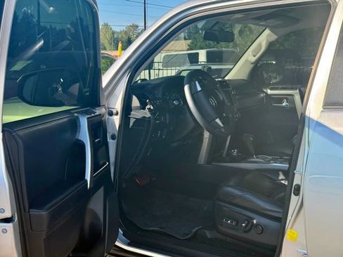 Used 2019 Toyota 4Runner SR5 AWD/4WD image 13