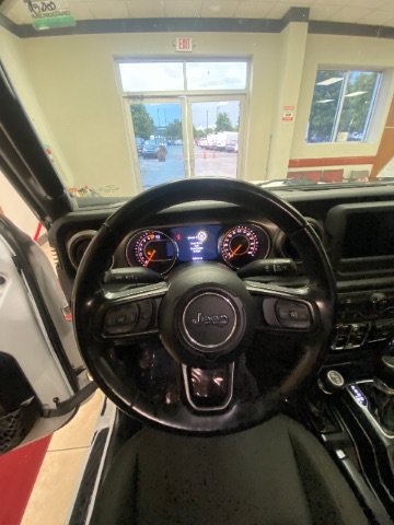 Used 2021 Jeep Gladiator Sport AWD/4WD image 19