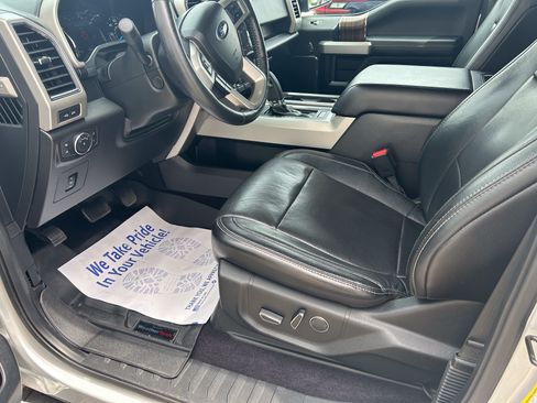Used 2017 Ford F150 Lariat w/ Equipment Group 502A Luxury AWD/4WD image 14