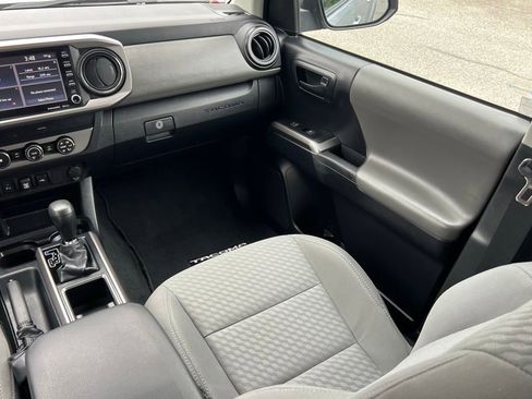 Certified 2020 Toyota Tacoma SR5 AWD/4WD image 20