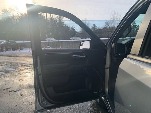 Used 2024 Chevrolet Silverado 1500 LT image 16