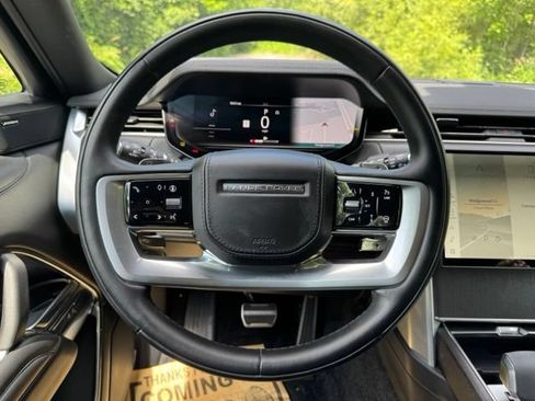 Certified 2025 Land Rover Range Rover SE AWD/4WD image 22