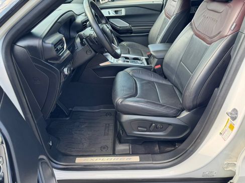 Used 2021 Ford Explorer Platinum w/ Equipment Group 601A AWD/4WD image 14