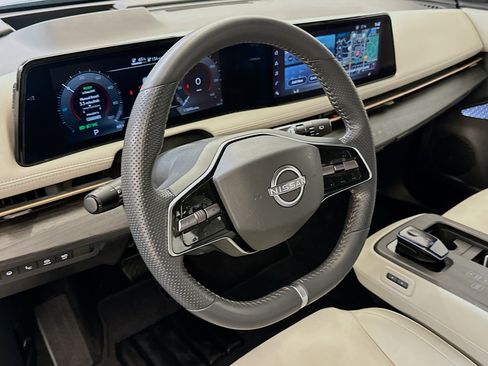 Used 2024 Nissan Ariya AWD image 18