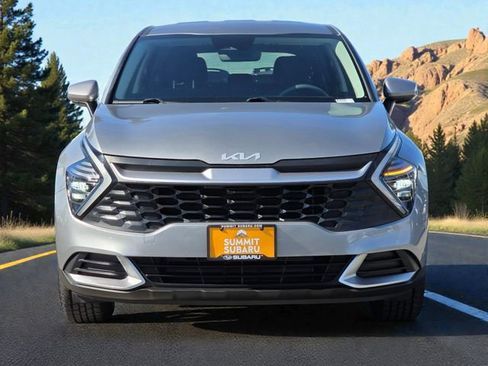 Used 2024 Kia Sportage LX image 3