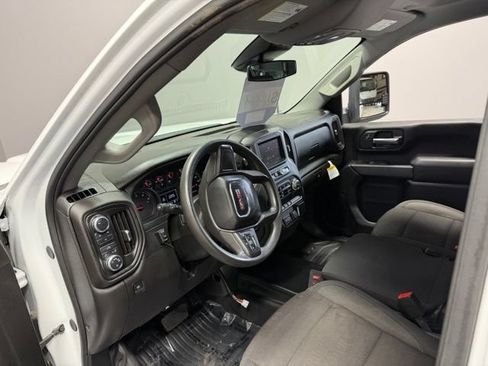 Used 2024 GMC Sierra 2500 Pro w/ Convenience Package AWD/4WD image 16