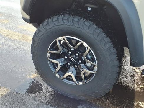 Used 2023 Chevrolet Colorado ZR2 w/ ZR2 Convenience Package III image 29