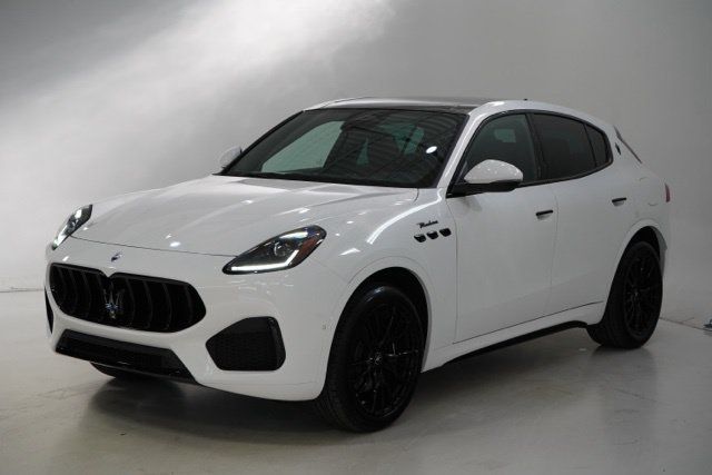 Used 2025 Maserati Grecale Modena AWD/4WD image 3