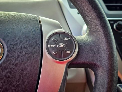 Used 2016 Toyota Prius V Two image 18