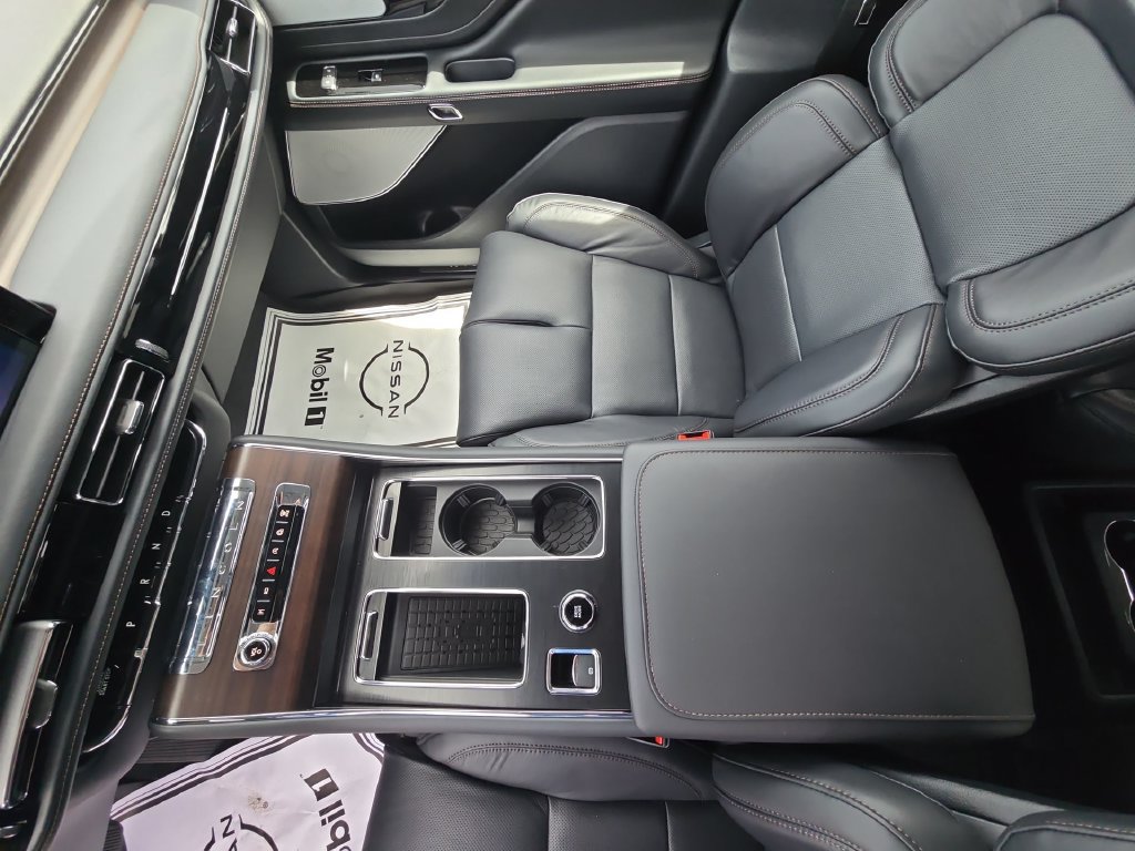 Used 2025 Lincoln Aviator Reserve w/ Equipment Group 201A AWD/4WD image 14
