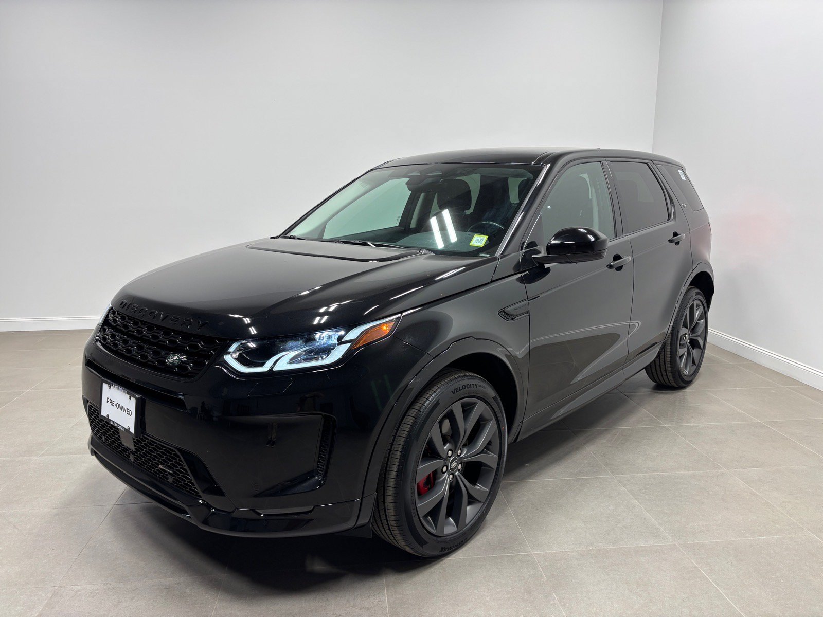 Used 2023 Land Rover Discovery Sport SE R-Dynamic AWD/4WD image 1