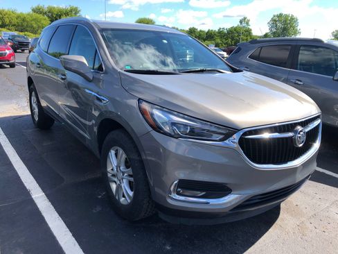 Used 2019 Buick Enclave Essence FWD image 3