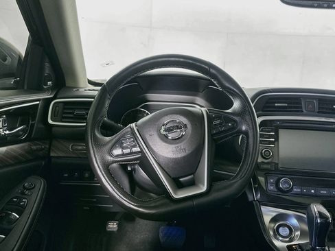 Used 2017 Nissan Maxima Platinum w/ Medallion Package FWD image 17