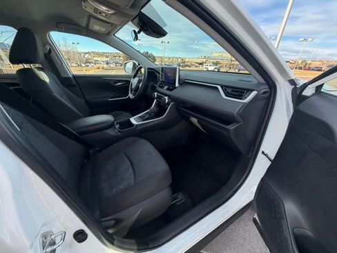Used 2025 Toyota RAV4 XLE image 28