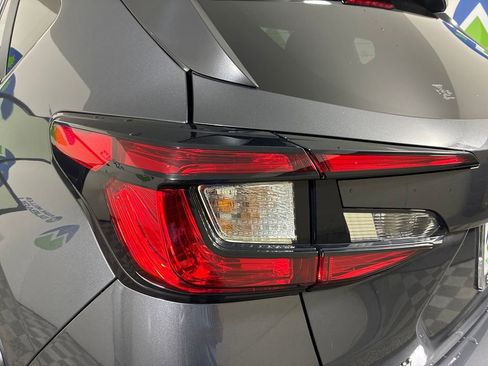 Used 2025 Subaru Crosstrek 2.0i Premium image 32