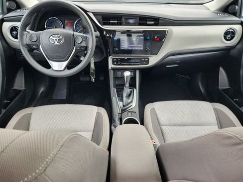 Used 2018 Toyota Corolla LE image 12