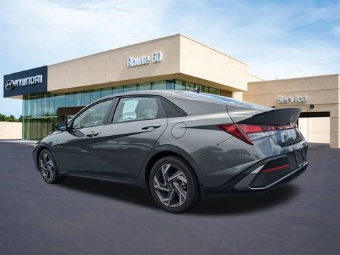 Used 2025 Hyundai Elantra Sport FWD image 6