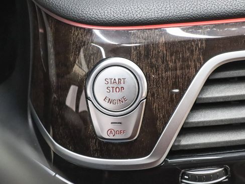 Used 2019 BMW 740i xDrive 740i xDrive image 29