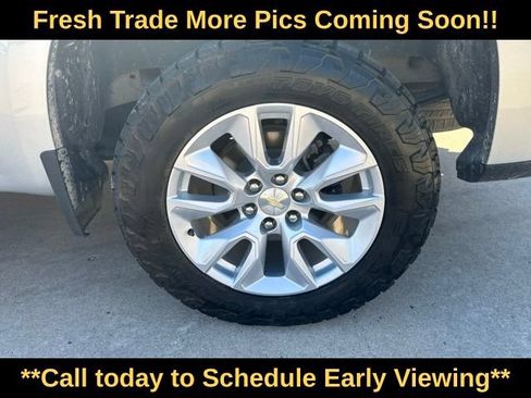 Used 2019 Chevrolet Silverado 1500 Custom w/ Custom Value Package AWD/4WD image 8