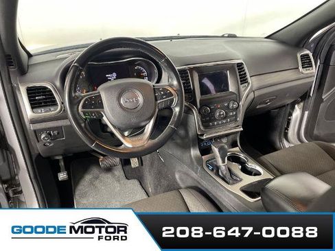 Used 2021 Jeep Grand Cherokee Laredo AWD/4WD image 8