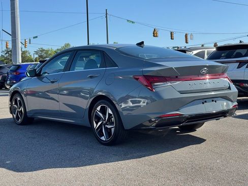 Used 2023 Hyundai Elantra Limited w/ Cargo Package image 11