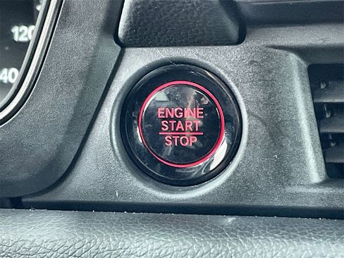 Used 2025 Honda Pilot TrailSport image 25