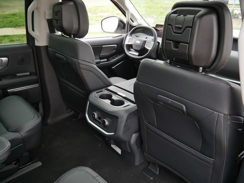 New 2026 Ford Expedition Max Platinum w/ Driver's Package AWD/4WD image 32