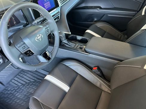 New 2026 Toyota Camry Hybrid AWD/4WD image 11