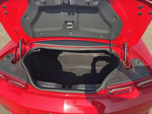 Used 2020 Chevrolet Camaro LT image 14