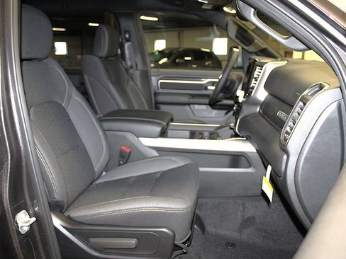 New 2026 RAM 1500 4x4 Crew Cab image 31