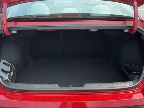 Used 2025 Hyundai Elantra Limited w/ Cargo Package FWD image 27