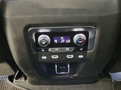 Used 2023 GMC Yukon Denali Ultimate AWD/4WD image 43