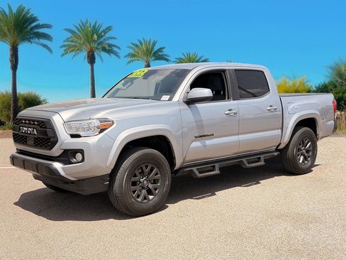Used 2020 Toyota Tacoma SR5 AWD/4WD image 33