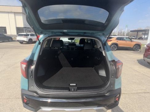 Used 2024 Kia Seltos EX image 7