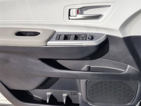 New 2026 Toyota Sienna XLE image 15