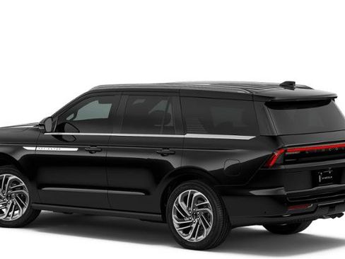 New 2026 Lincoln Navigator Reserve AWD/4WD image 2
