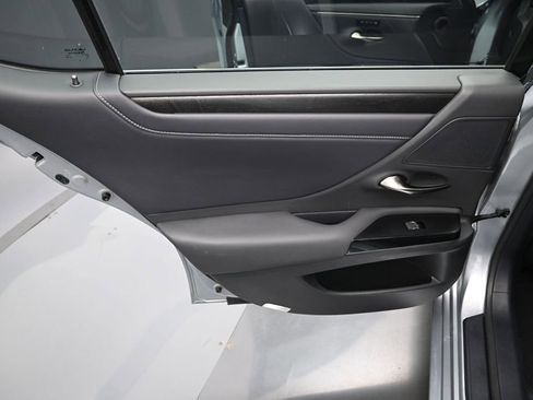 Used 2025 Lexus ES 350 w/ Accessory Package (Z1) FWD image 30