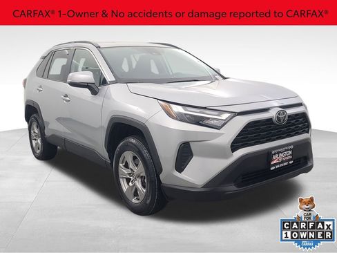 Used 2025 Toyota RAV4 XLE image 3