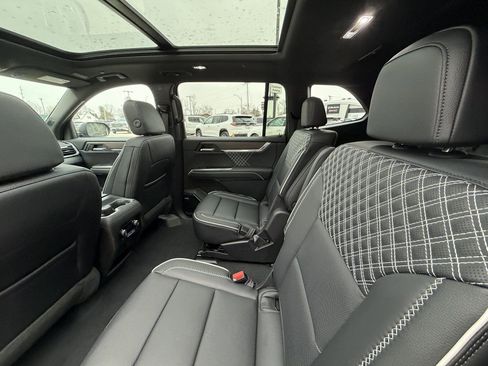 New 2026 GMC Acadia Denali w/ Super Cruise Package image 5