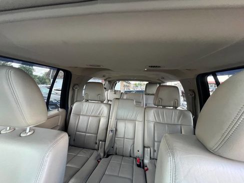 Used 2014 Lincoln Navigator L 4WD image 17