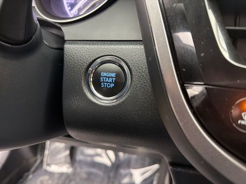 Used 2024 Toyota Camry SE w/ Convenience Package image 18