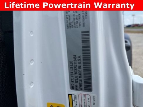 Used 2024 Jeep Gladiator Rubicon w/ Technology Group image 23