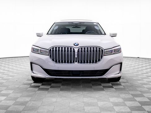 Certified 2022 BMW 750i xDrive AWD/4WD image 9