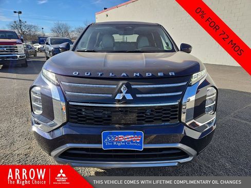 New 2026 Mitsubishi Outlander SE image 3