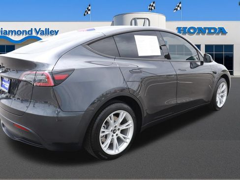 Used 2024 Tesla Model Y 2WD image 7